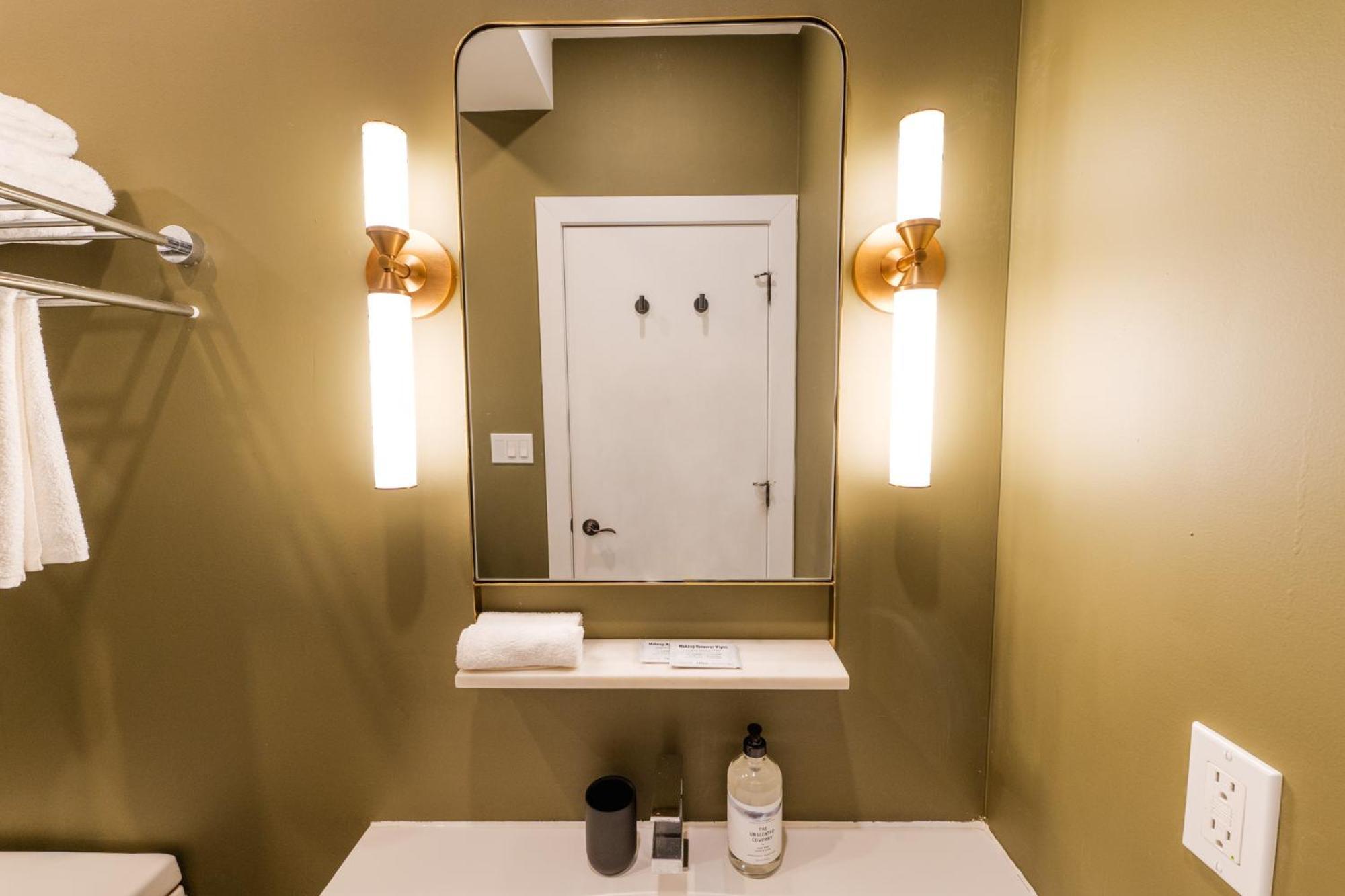 Self Check-in Boutique - Quartier Latin - 103 Aparthotel Montreal